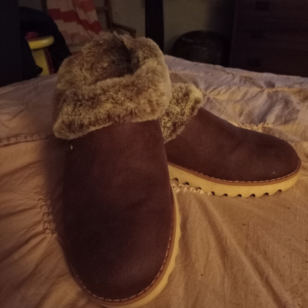 SKETCHERS SLIPPERS